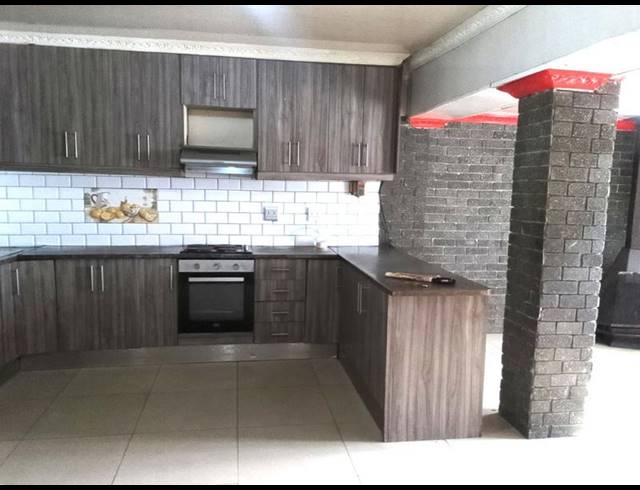 2 BEDROOM HOUSE FOR SALE IN THE HAGUE